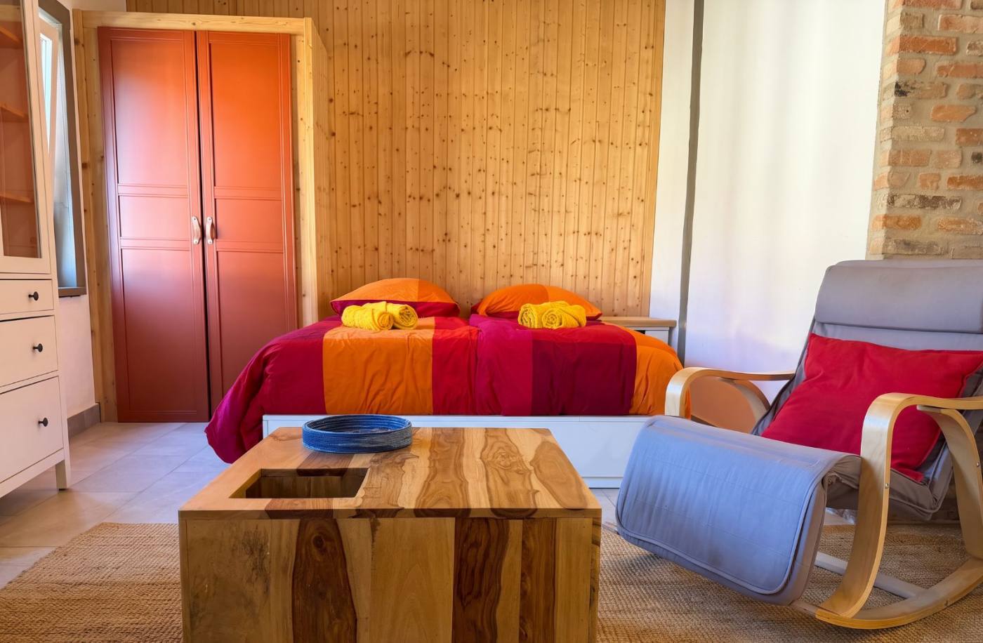 Rote Wohnung Ferienwohnung Sulzbach an der Murr – Kingsize-Bett